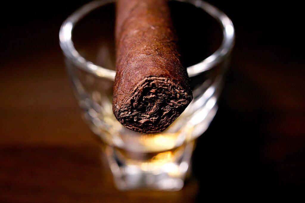 ブリックハウス コロナ/Brick House Classic Corona Cigar Review｜葉巻/シガー初心者の喫煙レビューブログ｜ギャラリー6