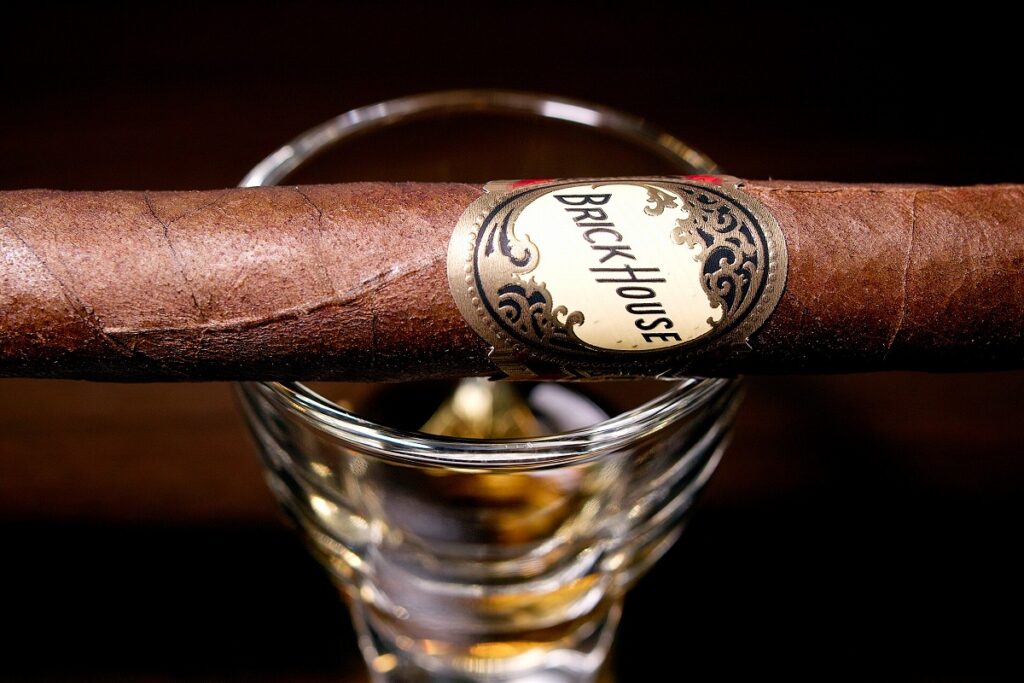ブリックハウス コロナ/Brick House Classic Corona Cigar Review｜葉巻/シガー初心者の喫煙レビューブログ｜ギャラリー7