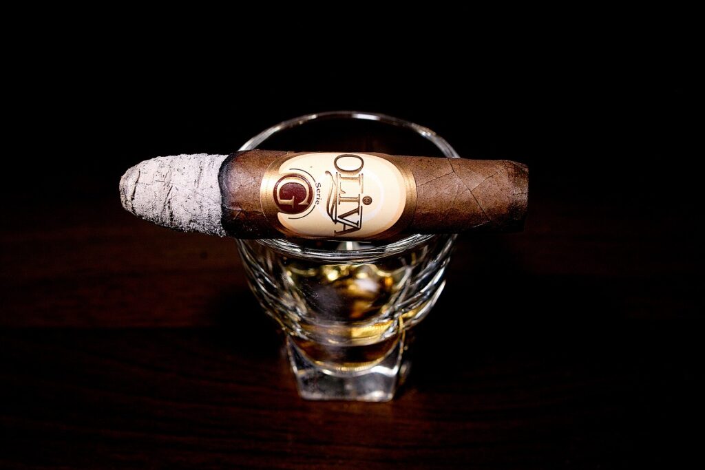 オリバ セリー G スペシャル G/Oliva Serie G Special G Cigar Review｜葉巻/シガー初心者の喫煙レビューブログ｜喫煙序盤の終わり頃ファーストサード