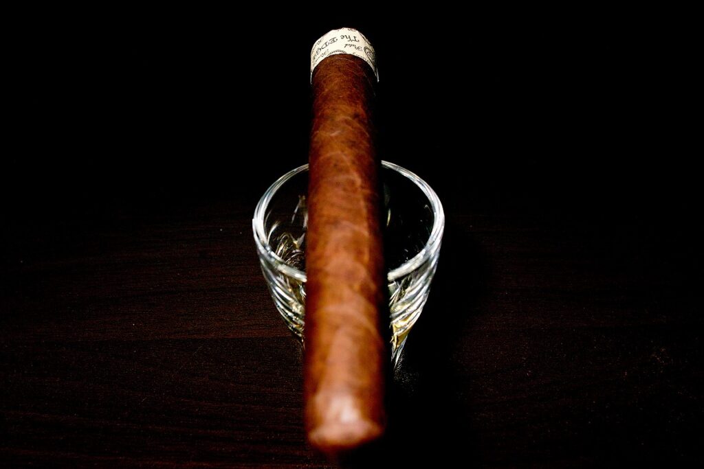 ロッキーパテル エッジ コロホ トロ/Rocky Patel The Edge Corojo Toro Cigar Review｜葉巻/シガー初心者の喫煙レビューブログ｜ギャラリー4