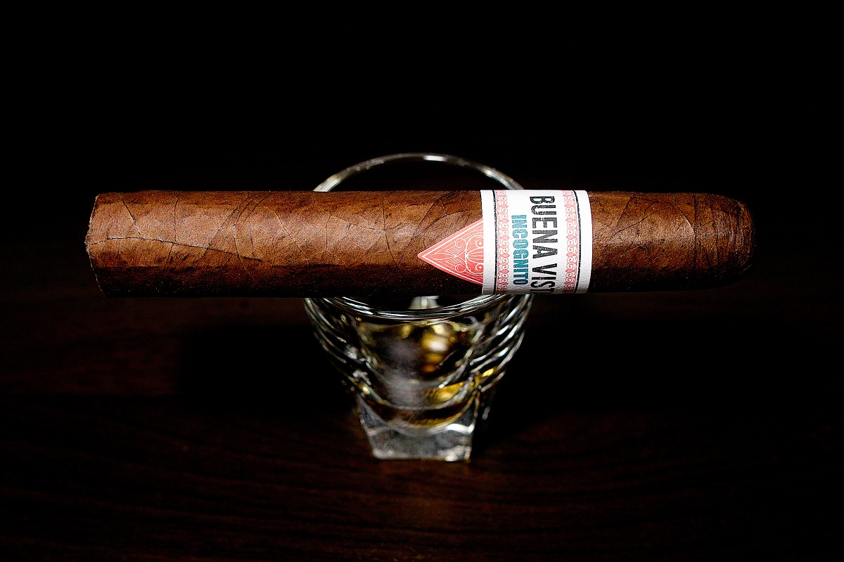 ブエナヴィスタ インコグニート ロブスト/Buena Vista Incognito Robusto Cigar Review｜葉巻/シガー初心者の喫煙レビューブログ｜ギャラリー1