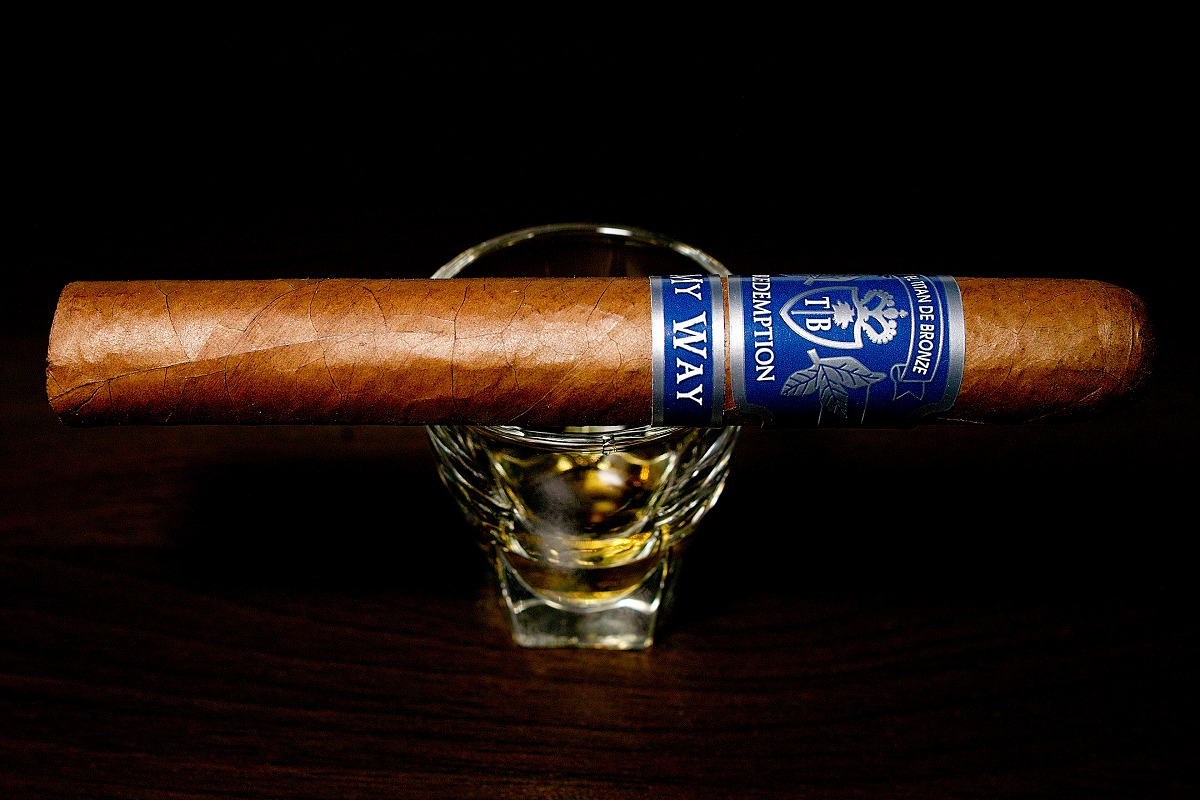 エル・タイタン・デ・ブロンズ レデンプション マイウェイ トロ/El Titan de Bronze Redemption My Way Toro Cigar Review｜葉巻/シガー初心者の喫煙レビューブログ｜ギャラリー1