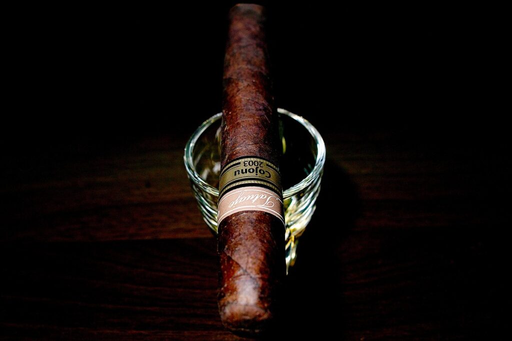 タトゥアヘ コホヌ 2003/Tatuaje Cojonu 2003 Cigar Review｜葉巻/シガー初心者の喫煙レビューブログ｜ギャラリー4