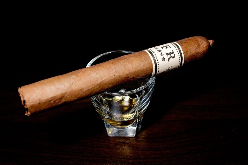 JFR コネチカット ロブスト/JFR Connecticut Robusto Cigar Review｜葉巻/シガー初心者の喫煙レビューブログ｜ギャラリー3