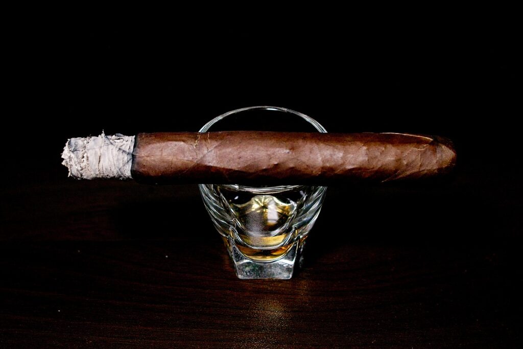 ルイ・マルティネス クリスタルチャーチル/Luis Martinez Silver Selection Crystal Churchill Cigar Review|葉巻/シガー初心者の喫煙レビューブログ|喫煙中盤セカンドサード