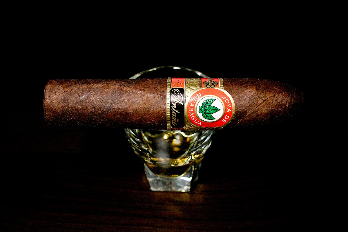 ホヤ・デ・ニカラグア アンターニョ 1970 グランコンスル/Joya de Nicaragua Antano 1970 Gran Consul Cigar Review｜葉巻/シガー初心者の喫煙レビューブログ｜ギャラリー1