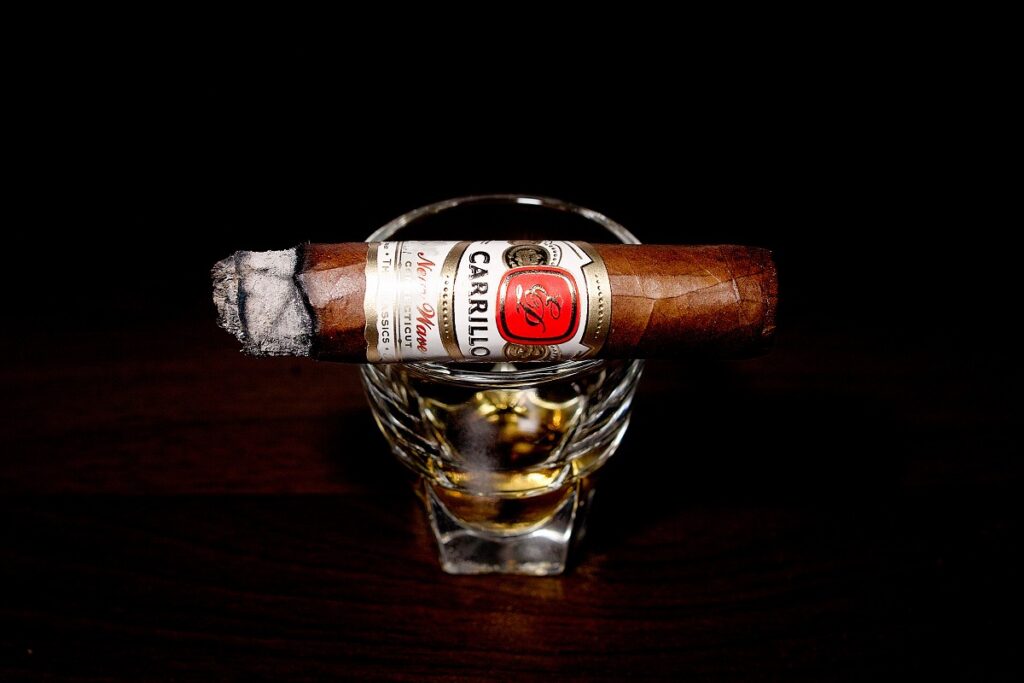 E.P. カリージョ ニューウェーブ コネチカット ブリヤンテス/E.P. Carrillo New Wave Connecticut Brillantes Cigar Review｜葉巻/シガー初心者の喫煙レビューブログ｜喫煙中盤セカンドサード