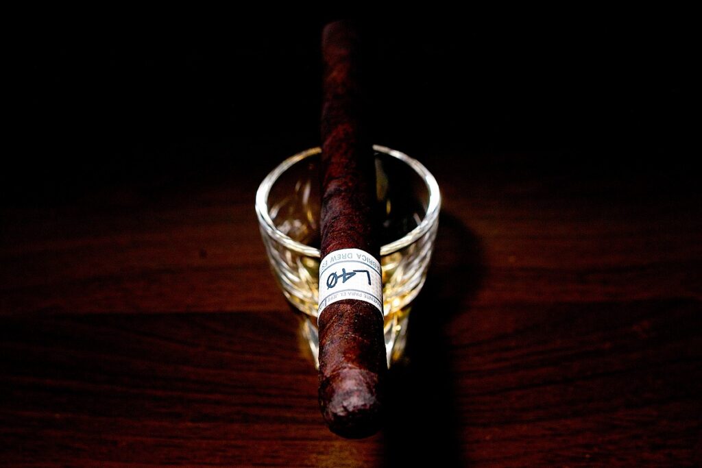 ドリュー・エステート リガ・プリヴァーダ ウニコ L40/Drew Estate Liga Privada Unico L40 Cigar Review｜葉巻/シガー初心者の喫煙レビューブログ｜ギャラリー4