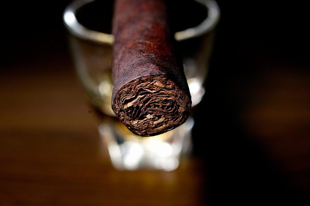 ドリュー・エステート リガ・プリヴァーダ ウニコ L40/Drew Estate Liga Privada Unico L40 Cigar Review｜葉巻/シガー初心者の喫煙レビューブログ｜ギャラリー5