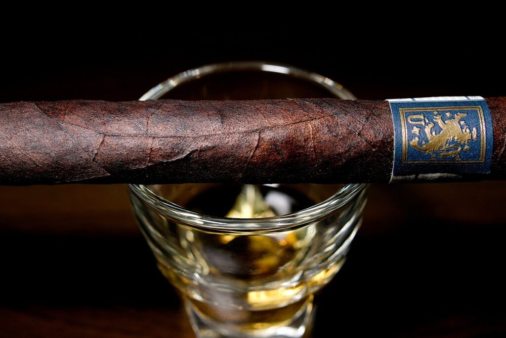 ドリュー・エステート リガ・プリヴァーダ ウニコ L40/Drew Estate Liga Privada Unico L40 Cigar Review｜葉巻/シガー初心者の喫煙レビューブログ｜ギャラリー6
