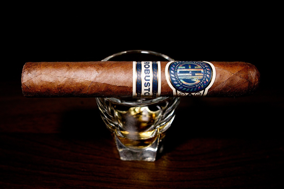 EGM ロブストス/EGM Robustos Cigar Review｜葉巻/シガー初心者の喫煙レビューブログ｜ギャラリー1