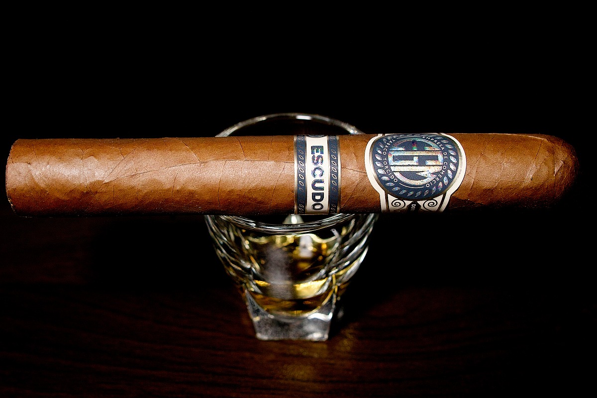 EGM エクスドス/EGM Escudos Cigar Review｜葉巻/シガー初心者の喫煙レビューブログ｜ギャラリー1