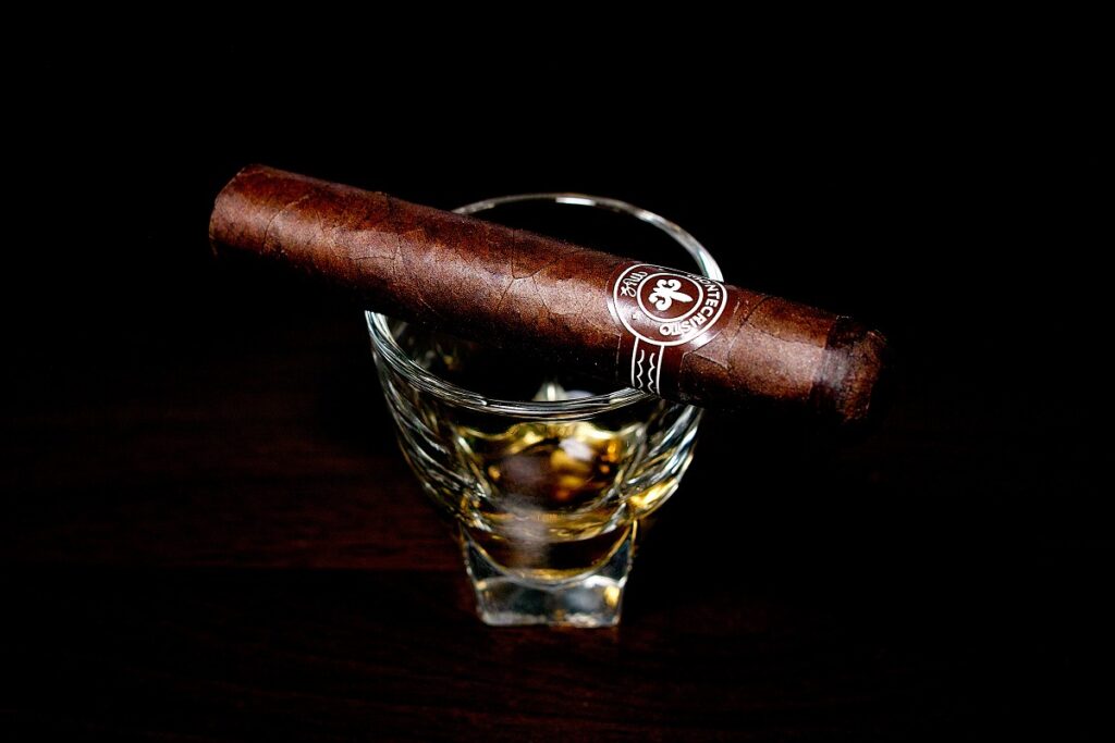 モンテクリスト No.4 ボックスプレス/Montecristo No.4 Box-Pressed Cigar Review｜葉巻/シガー初心者の喫煙レビューブログ｜ギャラリー2