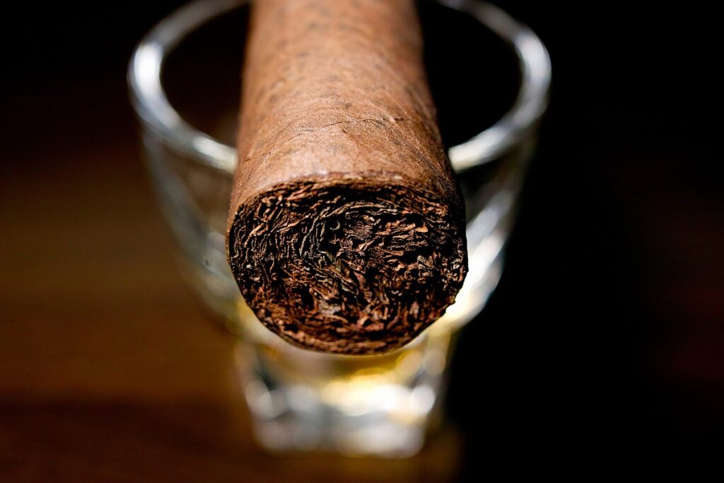 ロメオ Y ジュリエッタ 1875 ブリー/Romeo Y Julieta 1875 Bully Cigar Review｜葉巻/シガー初心者の喫煙レビューブログ｜ギャラリー5