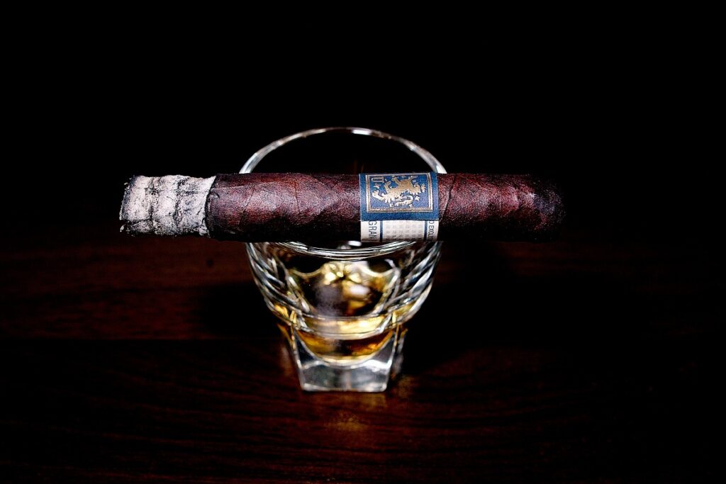 ドリュー・エステート リガ・プリヴァーダ ウニコ L40/Drew Estate Liga Privada Unico L40 Cigar Review｜葉巻/シガー初心者の喫煙レビューブログ｜喫煙終盤ファイナルサード