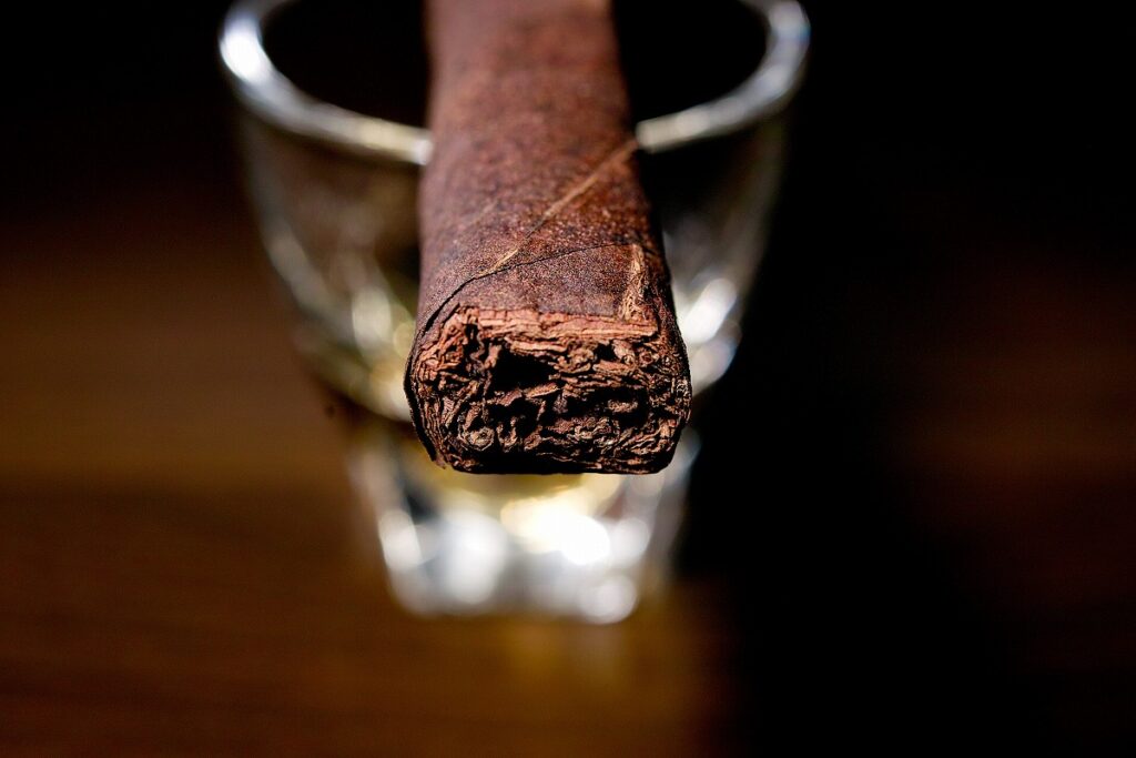 A.J. フェルナンデス ベジャス アルテス マデューロ ランセロ/A.J. Fernandez Bellas Artes Maduro Lancero Cigar Review｜葉巻/シガー初心者の喫煙レビューブログ｜ギャラリー5