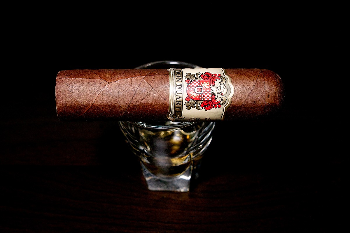 ドン・ドゥアルテ クラシコ アンチョ/Don Duarte Clasico Ancho Cigar Review｜葉巻/シガー初心者の喫煙レビューブログ｜ギャラリー1