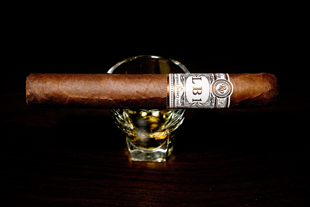 ロッキーパテル LB1 ロブスト/Rocky Patel LB1 Robusto Cigar Review｜葉巻/シガー初心者の喫煙レビューブログ｜ギャラリー1