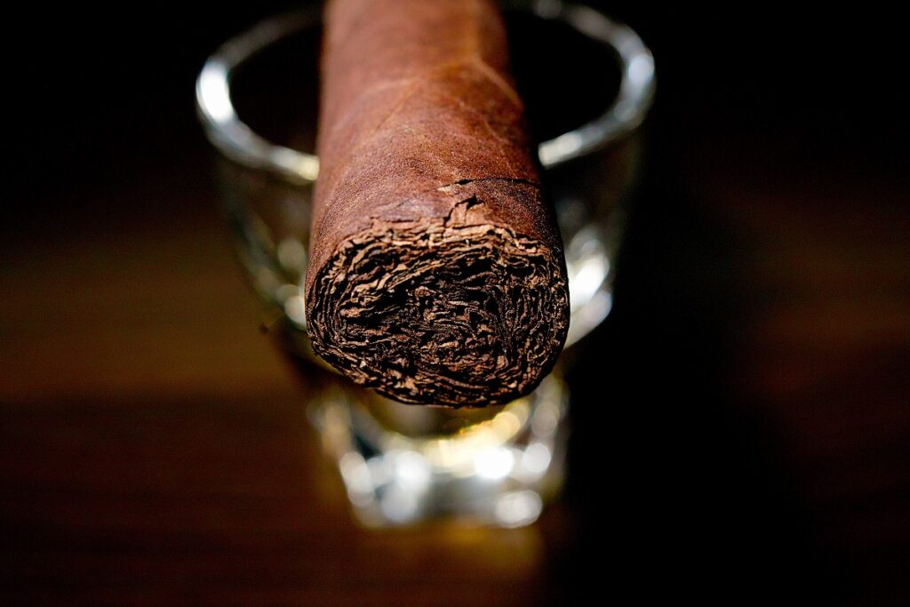 ロッキーパテル LB1 ロブスト/Rocky Patel LB1 Robusto Cigar Review｜葉巻/シガー初心者の喫煙レビューブログ｜ギャラリー5
