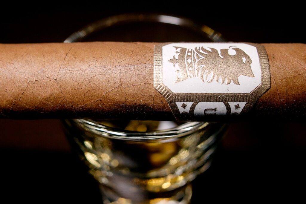 ドリュー・エステート アンダークラウン シェード コロナ/Drew Estate Undercrown Shade Corona Cigar Review｜葉巻/シガー初心者の喫煙レビューブログ｜ギャラリー6