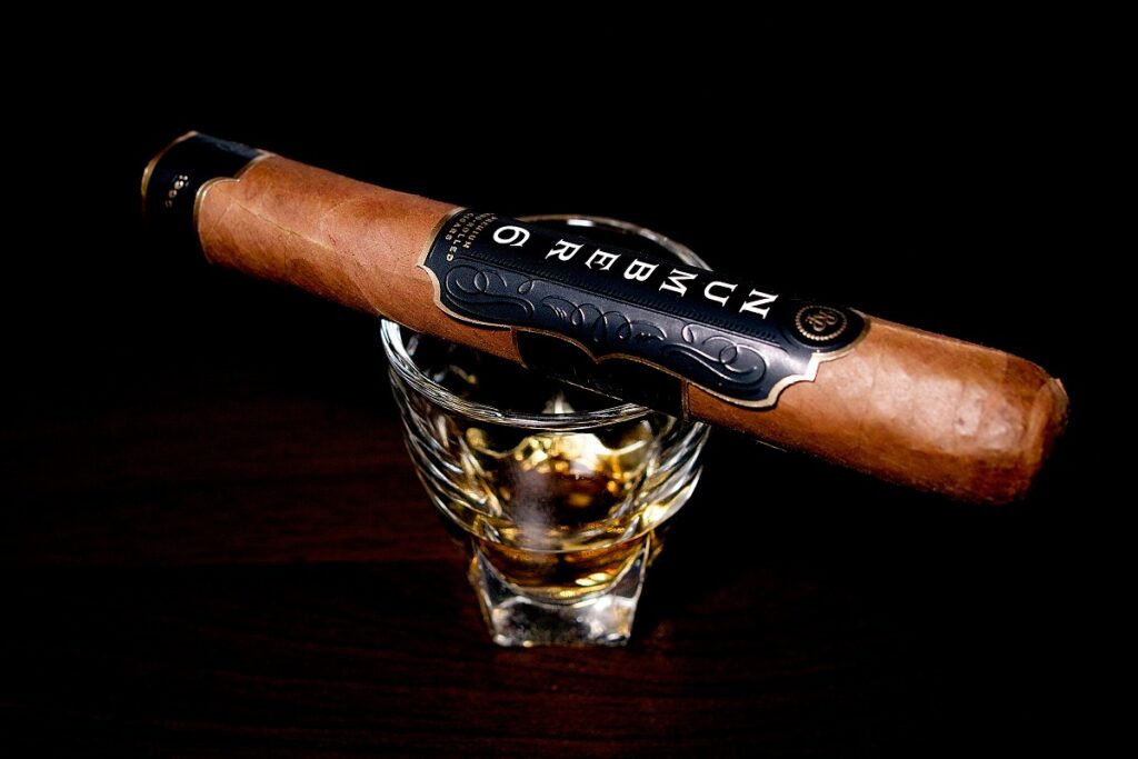 ロッキーパテル ナンバー6 ロブスト/Rocky Patel Number 6 Robusto Cigar Review｜葉巻/シガー初心者の喫煙レビューブログ｜ギャラリー2