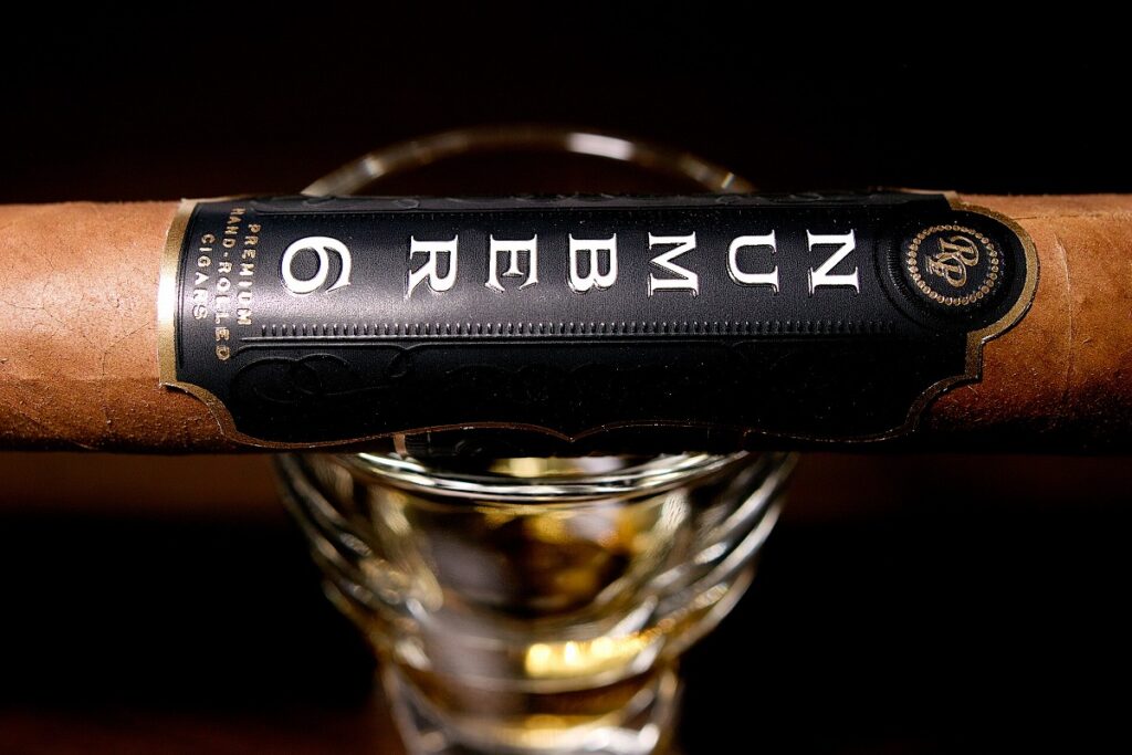 ロッキーパテル ナンバー6 ロブスト/Rocky Patel Number 6 Robusto Cigar Review｜葉巻/シガー初心者の喫煙レビューブログ｜ギャラリー6