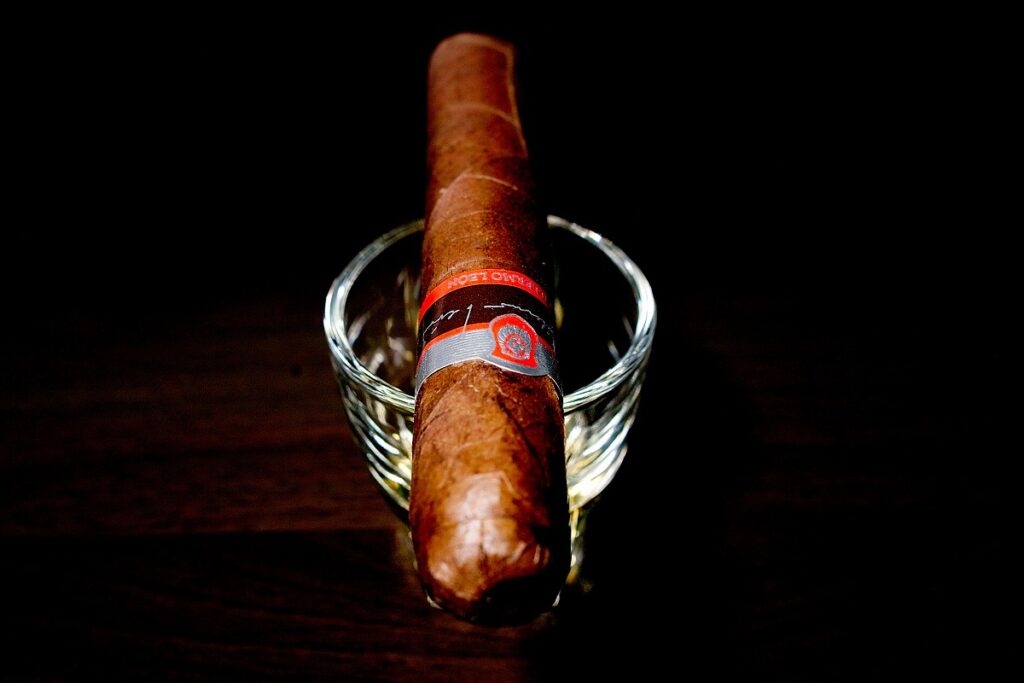 ラ・オーロラ ギレルモ・レオン ロブスト/La Aurora Guillermo Leon Robusto Cigar Review｜葉巻/シガー初心者の喫煙レビューブログ｜ギャラリー4