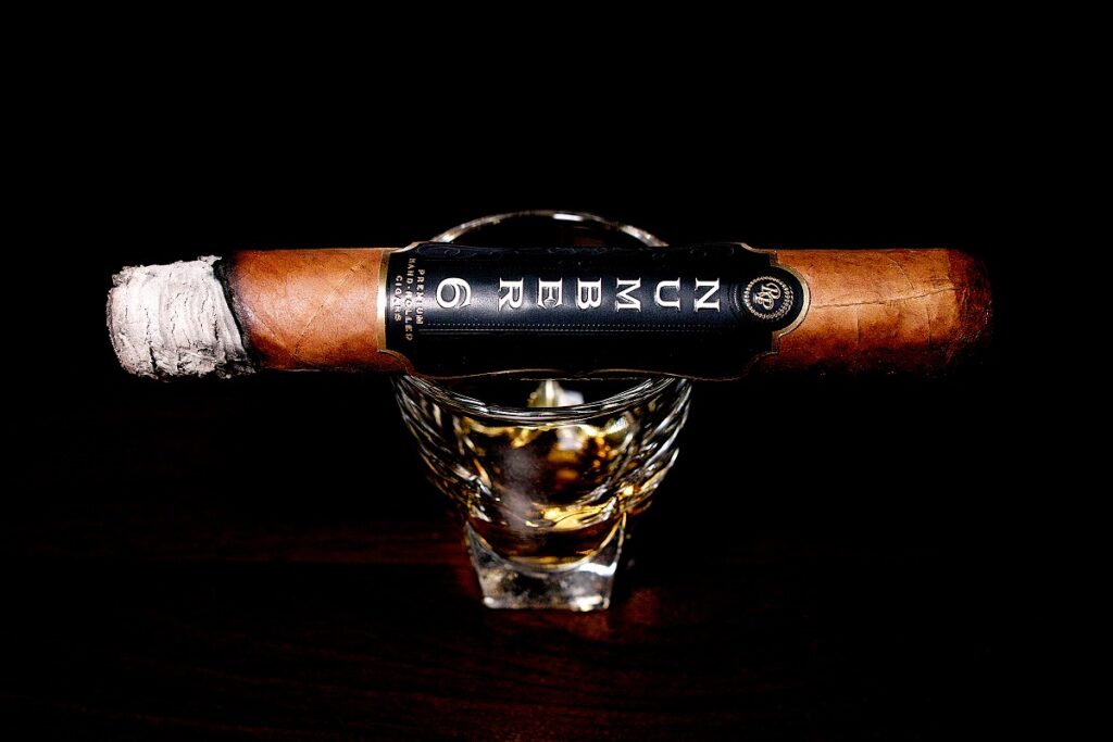 ロッキーパテル ナンバー6 ロブスト/Rocky Patel Number 6 Robusto Cigar Review｜葉巻/シガー初心者の喫煙レビューブログ｜喫煙序盤ファーストサード