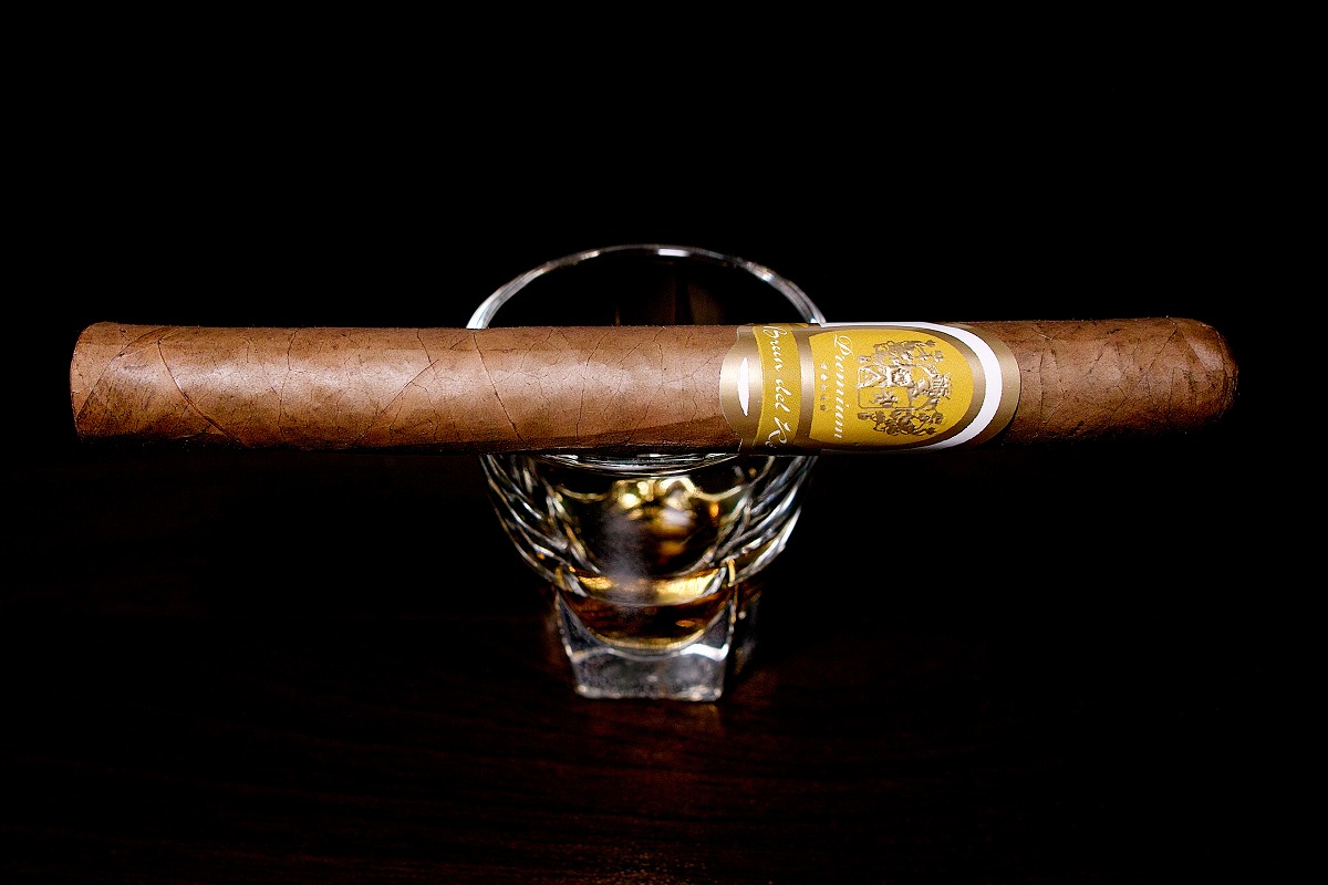 ブルン・デル・レ プレミアム コロナ/Brun del Re Premium Corona Cigar Review｜葉巻/シガー初心者の喫煙レビューブログ｜ギャラリー1