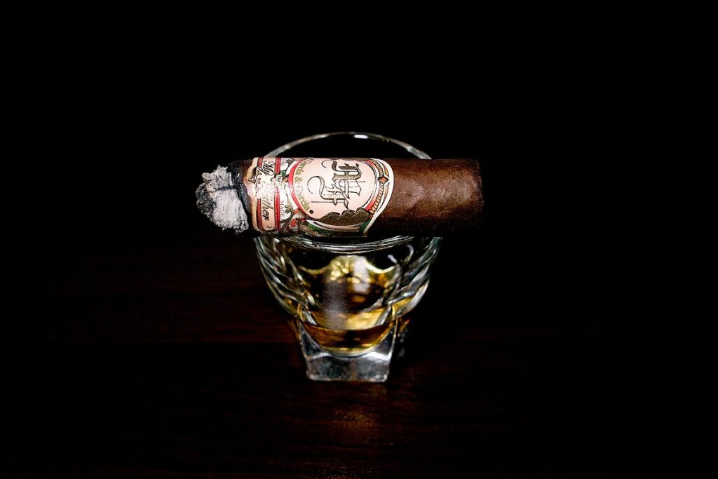 マイファーザー ラ・プロメサ コロナコルダ/My Father La Promesa Corona Gorda Cigar Review｜葉巻/シガー初心者の喫煙レビューブログ｜喫煙終盤ファイナルサード