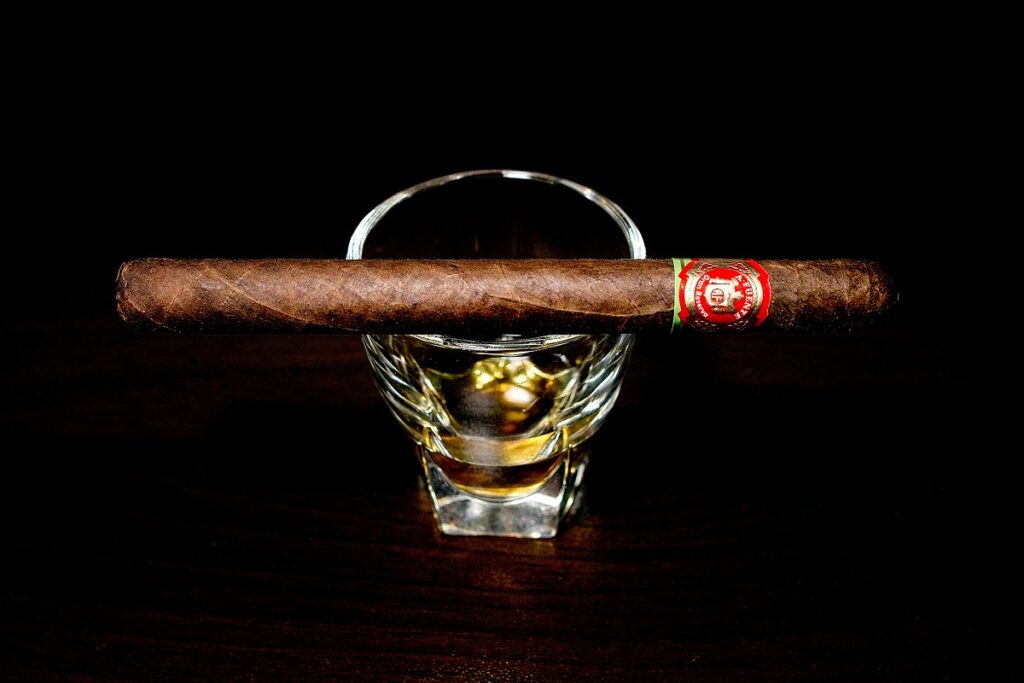 アルトゥーロ・フエンテ グランレゼルバ レインフォレスト デライト/Arturo Fuente Gran Reserva Rainforest Delight Cigar Review|葉巻/シガー初心者の喫煙レビューブログ|ギャラリー1