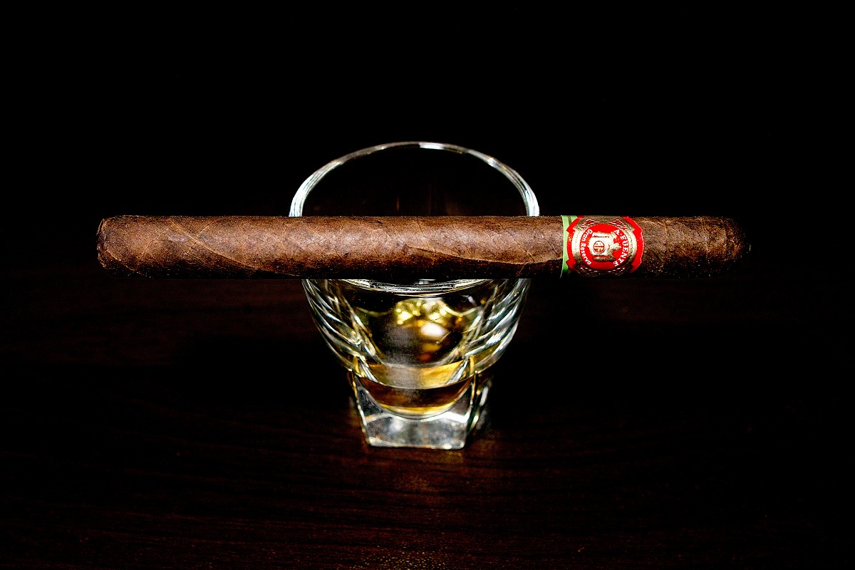 アルトゥーロ・フエンテ グランレゼルバ レインフォレスト デライト/Arturo Fuente Gran Reserva Rainforest Delight Cigar Review｜葉巻/シガー初心者の喫煙レビューブログ｜ギャラリー1