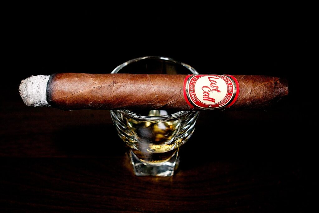 A.J. フェルナンデス ラストコール ハバノ フラキータス/A.J. Fernandez Last Call Habano Flaquitas Cigar Review｜葉巻/シガー初心者の喫煙レビューブログ｜喫煙序盤ファーストサード