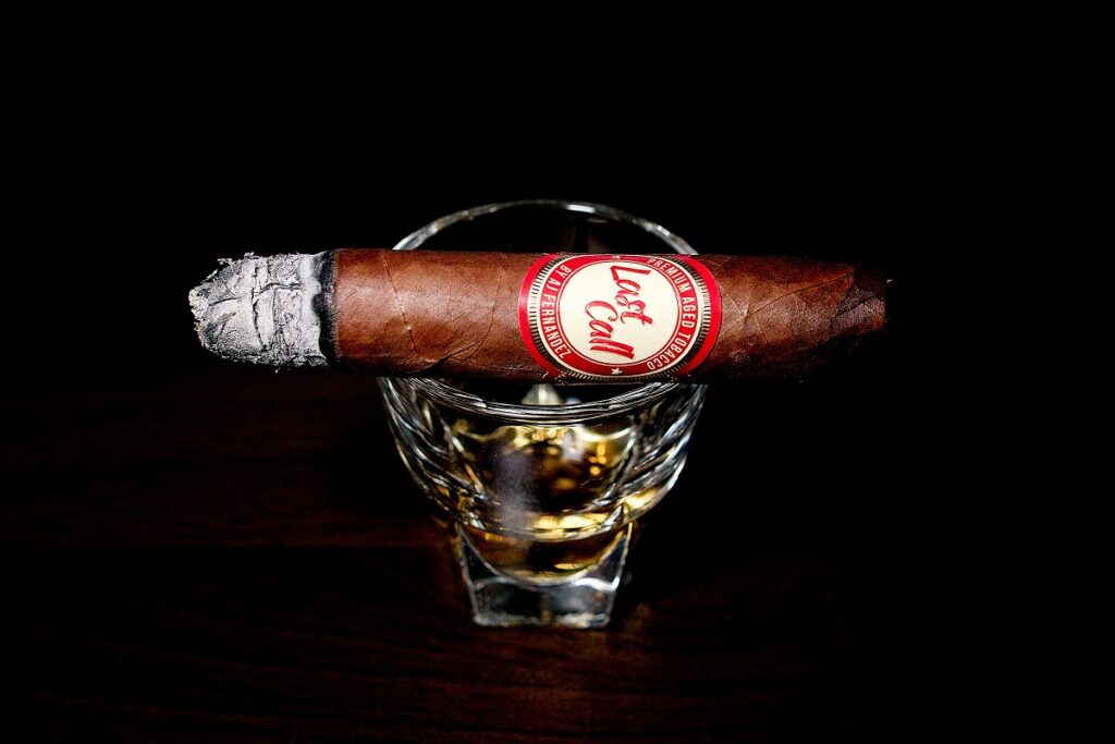 A.J. フェルナンデス ラストコール ハバノ フラキータス/A.J. Fernandez Last Call Habano Flaquitas Cigar Review｜葉巻/シガー初心者の喫煙レビューブログ｜喫煙中盤セカンドサード