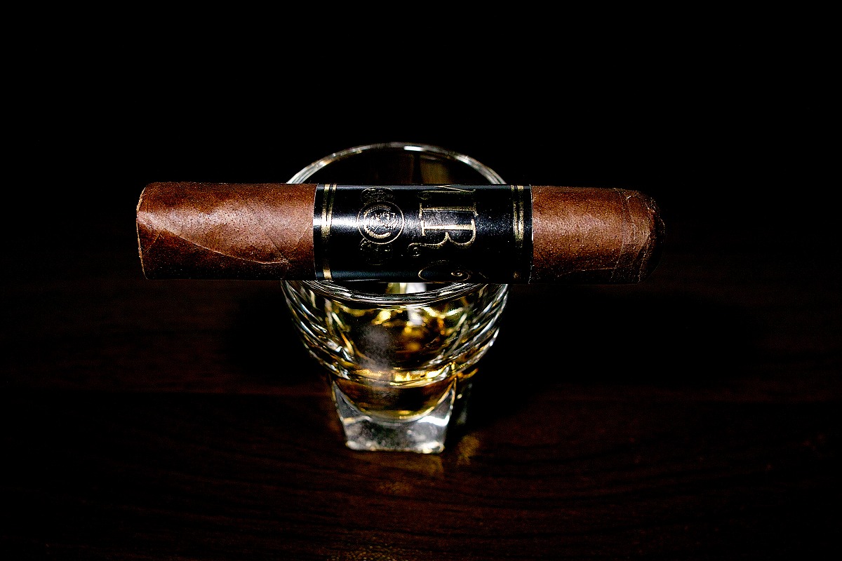 ミロ ショートロブスト/Kuuts Miro Short Robusto Cigar Review｜葉巻/シガー初心者の喫煙レビューブログ｜ギャラリー1