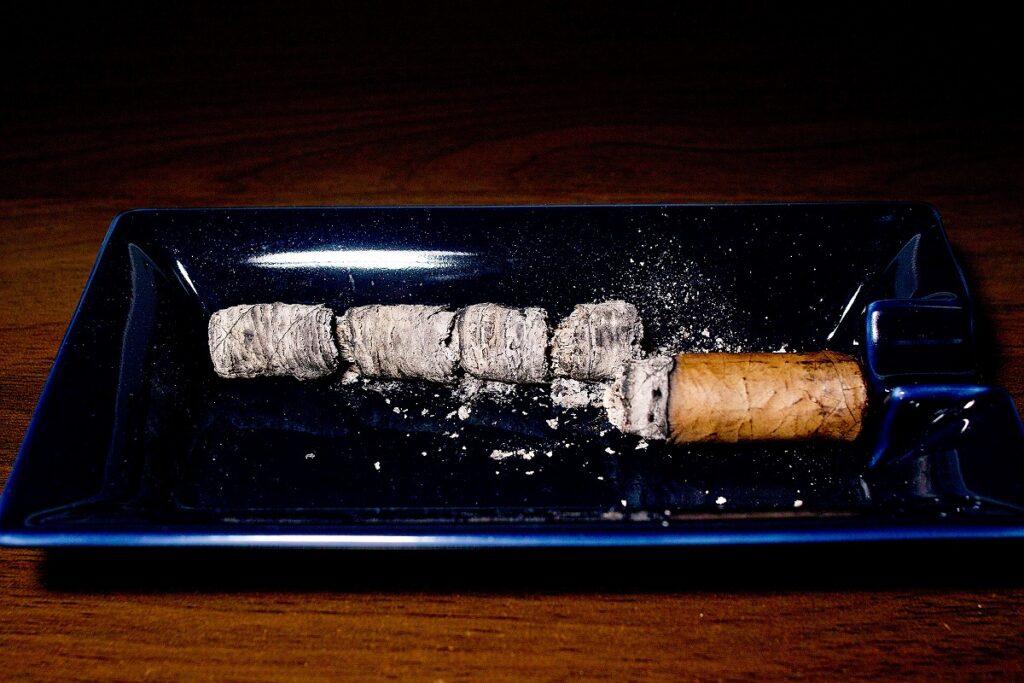 ブルン・デル・レ プレミアム コロナ/Brun del Re Premium Corona Cigar Review｜葉巻/シガー初心者の喫煙レビューブログ｜喫煙終了後ファイナルアッシュ