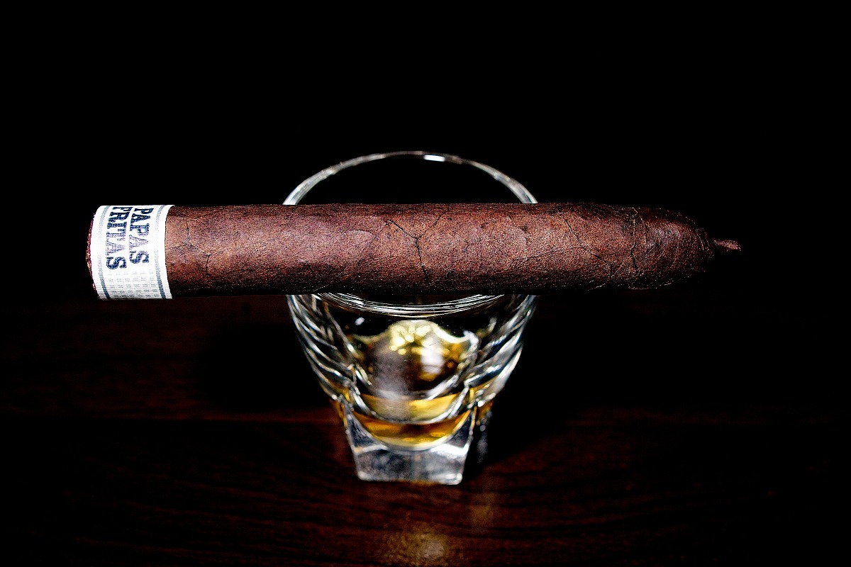 ドリュー・エステート リガ・プリヴァーダ パパス・フリタス/Drew Estate Liga Privada Papas Fritas Cigar Review｜葉巻/シガー初心者の喫煙レビューブログ｜ギャラリー1