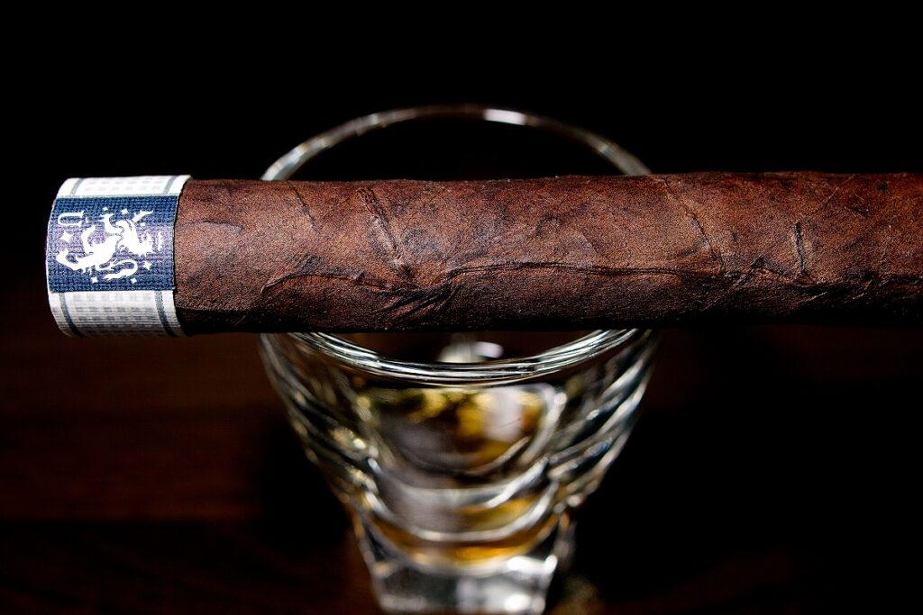 ドリュー・エステート リガ・プリヴァーダ パパス・フリタス/Drew Estate Liga Privada Papas Fritas Cigar Review｜葉巻/シガー初心者の喫煙レビューブログ｜ギャラリー6