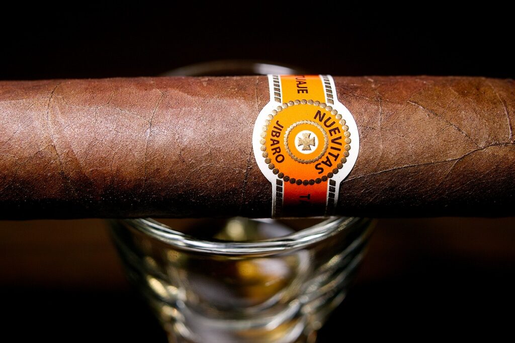 タトゥアヘ ヌエビタス ヒバロ No.1/Tatuaje Nuevitas Jibaro No.1 Cigar Review｜葉巻/シガー初心者の喫煙レビューブログ｜ギャラリー6