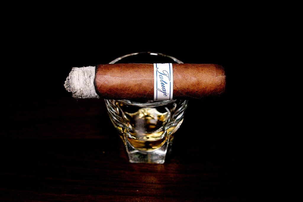 タトゥアヘ セリーP ホンジュラス ロブスト/Tatuaje Series P Honduras Robusto Cigar Review|葉巻/シガー初心者の喫煙レビューブログ|喫煙中盤セカンドサード