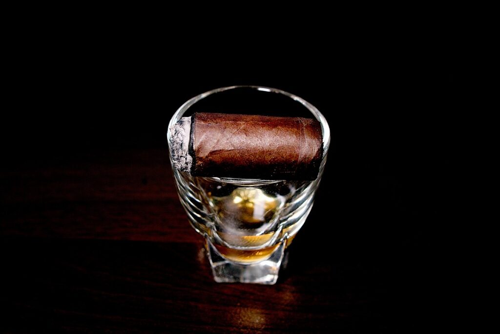 ミロ ショートロブスト/Kuuts Miro Short Robusto Cigar Review｜葉巻/シガー初心者の喫煙レビューブログ｜喫煙終盤ファイナルサード