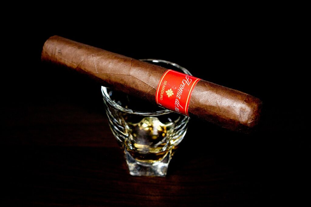 アロマ・デ・ニカ マデューロ 505/Aroma de nica Maduro 505 Cigar Review｜葉巻/シガー初心者の喫煙レビューブログ｜ギャラリー2