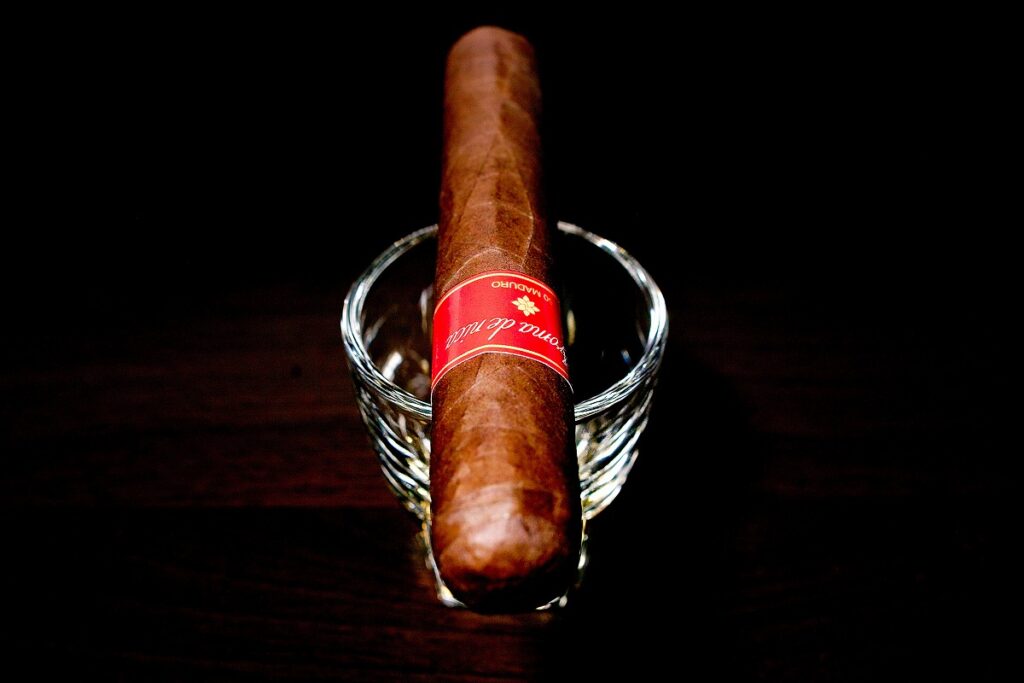 アロマ・デ・ニカ マデューロ 505/Aroma de nica Maduro 505 Cigar Review｜葉巻/シガー初心者の喫煙レビューブログ｜ギャラリー4