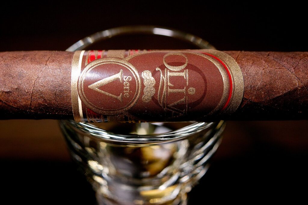 オリバ セリー V No.4/Oliva Serie V No.4 Cigar Review｜葉巻/シガー初心者の喫煙レビューブログ｜ギャラリー6