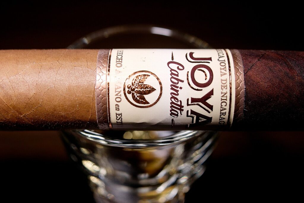 ホヤ・デ・ニカラグア キャビネッタ ロブスト/Joya de Nicaragua Cabinetta Robusto Cigar Review｜葉巻/シガー初心者の喫煙レビューブログ｜ギャラリー6
