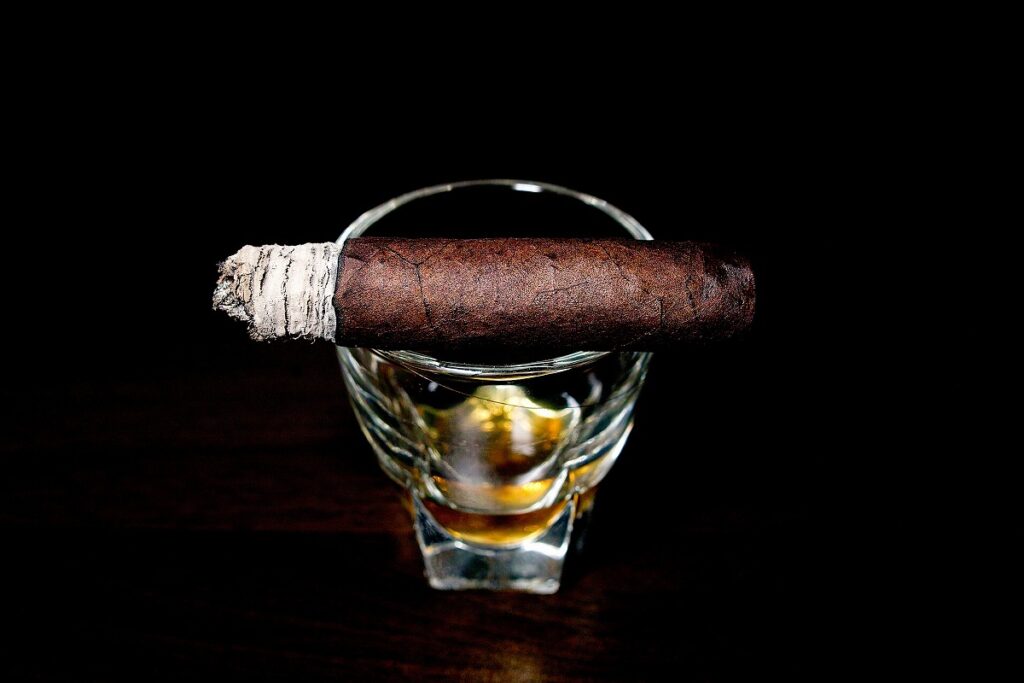 ドリュー・エステート リガ・プリヴァーダ パパス・フリタス/Drew Estate Liga Privada Papas Fritas Cigar Review|葉巻/シガー初心者の喫煙レビューブログ|喫煙中盤セカンドサード