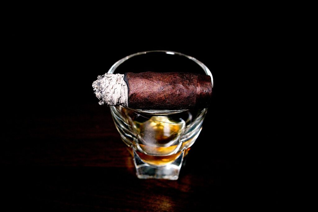 ドリュー・エステート リガ・プリヴァーダ パパス・フリタス/Drew Estate Liga Privada Papas Fritas Cigar Review|葉巻/シガー初心者の喫煙レビューブログ|喫煙終盤ファイナルサード