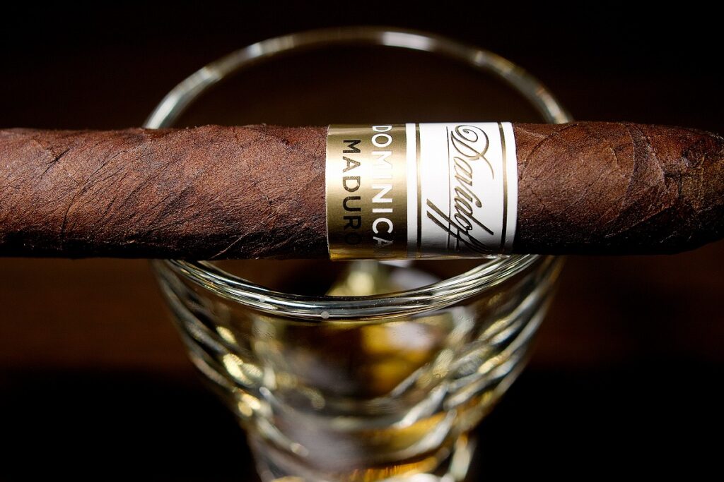 ダビドフ プリメロス ドミニカン マデューロ/Davidoff Primeros Dominican Maduro Cigar Review｜葉巻/シガー初心者の喫煙レビューブログ｜ギャラリー6