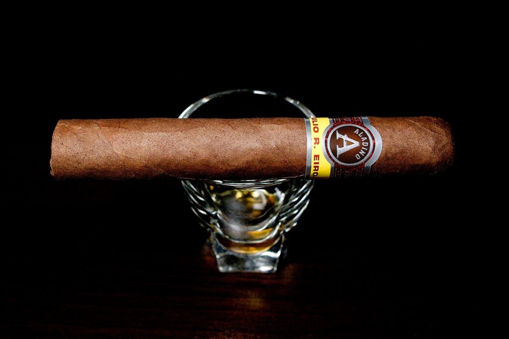 アラディーノ コロホ ロブスト/Aladino Corojo Robusto Cigar Review|葉巻/シガー初心者の喫煙レビューブログ|ギャラリー1