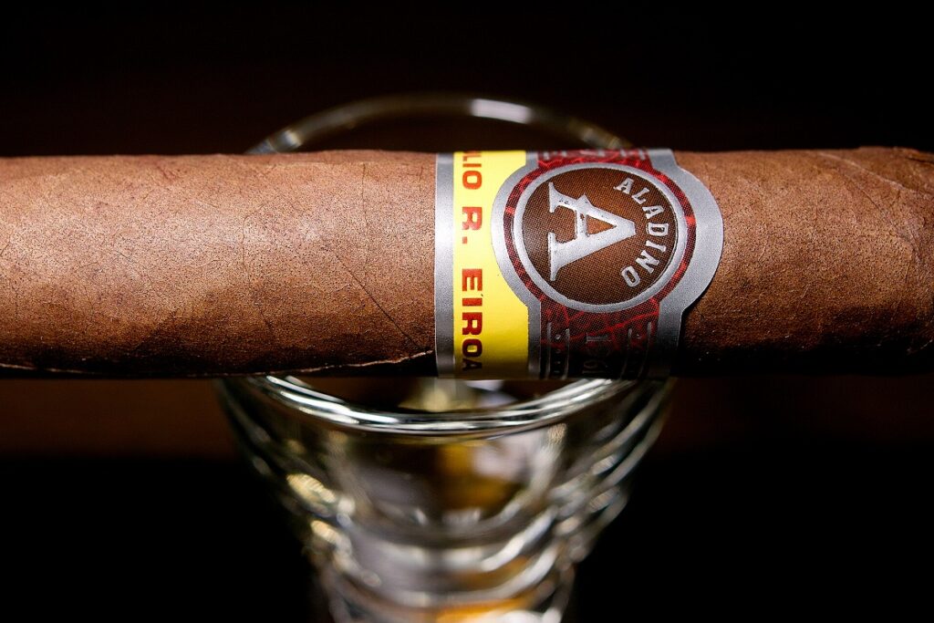 アラディーノ コロホ ロブスト/Aladino Corojo Robusto Cigar Review｜葉巻/シガー初心者の喫煙レビューブログ｜ギャラリー6